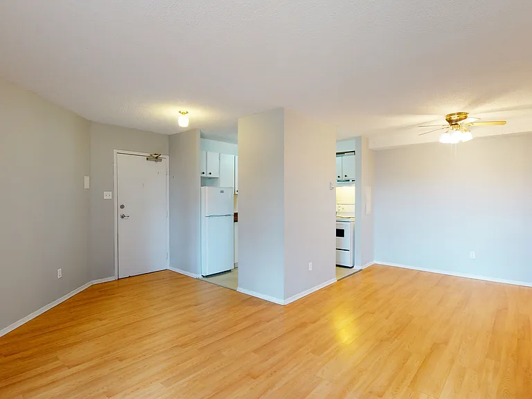 305 Presland Rd — Photo 2