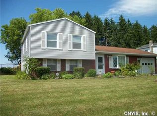 332 Snowdale Dr, Syracuse, NY 13209