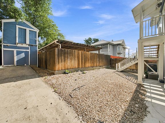 4th image of 141 E Woodlawn Ave
