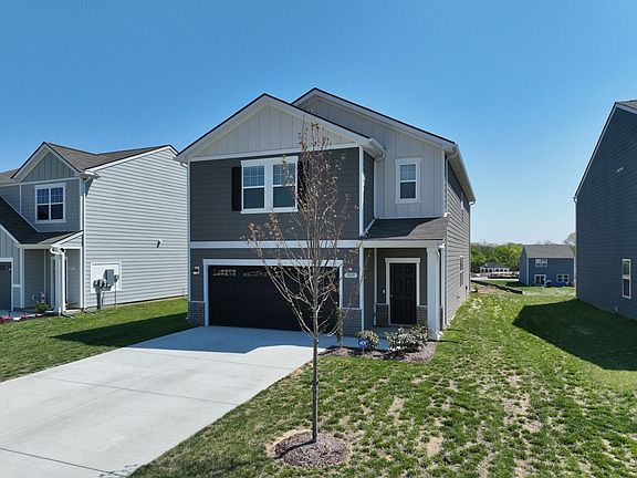 2nd image of 1059 Large Poppy Dr