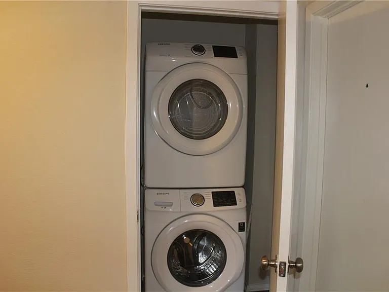 3006 Maplelawn Cir — Photo 8