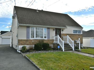 42 Riverview Ave, Lodi, NJ, 07644
