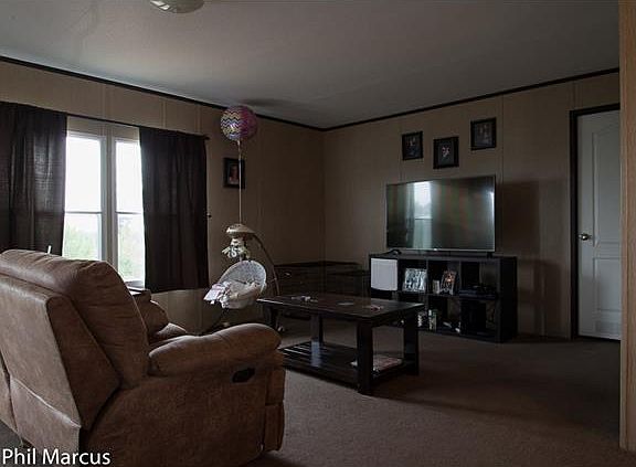2nd image of 218 Lakeside Dr