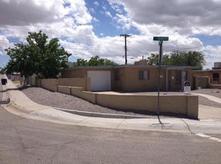 1524 Gerald Ave SE, Albuquerque, NM 87106