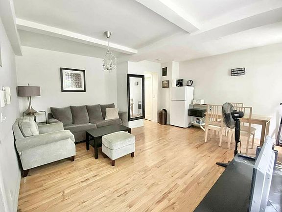 5th image of 328 E 43rd St #102