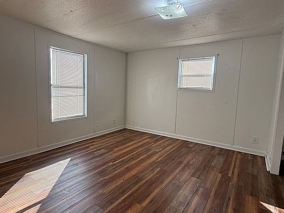 5th image of 1 Water Oak Ln