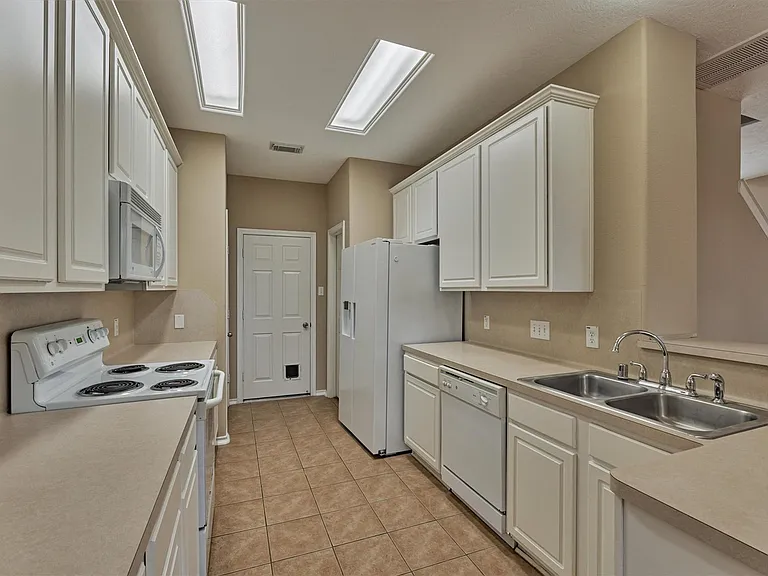 106 E Stedhill Loop — Photo 12