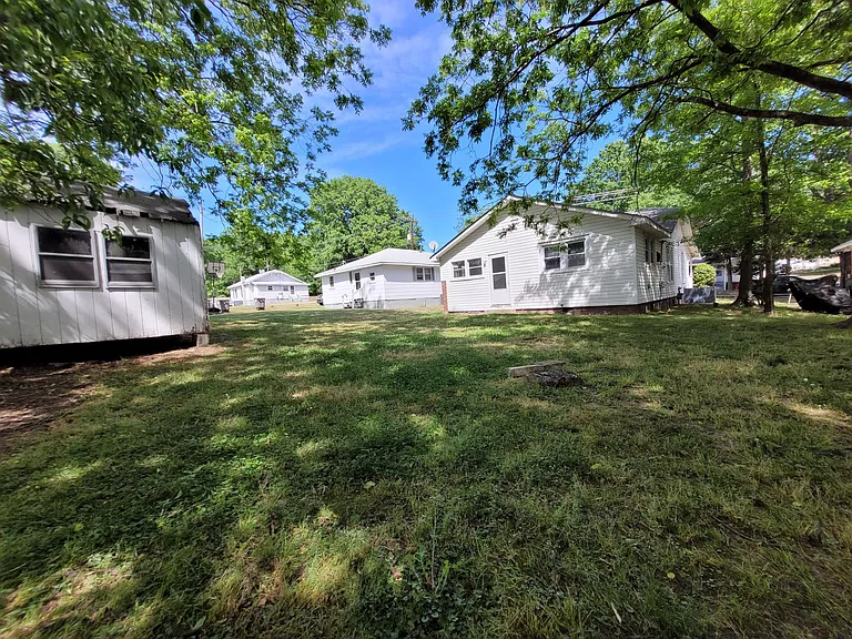 804 Klondale Ave — Photo 15
