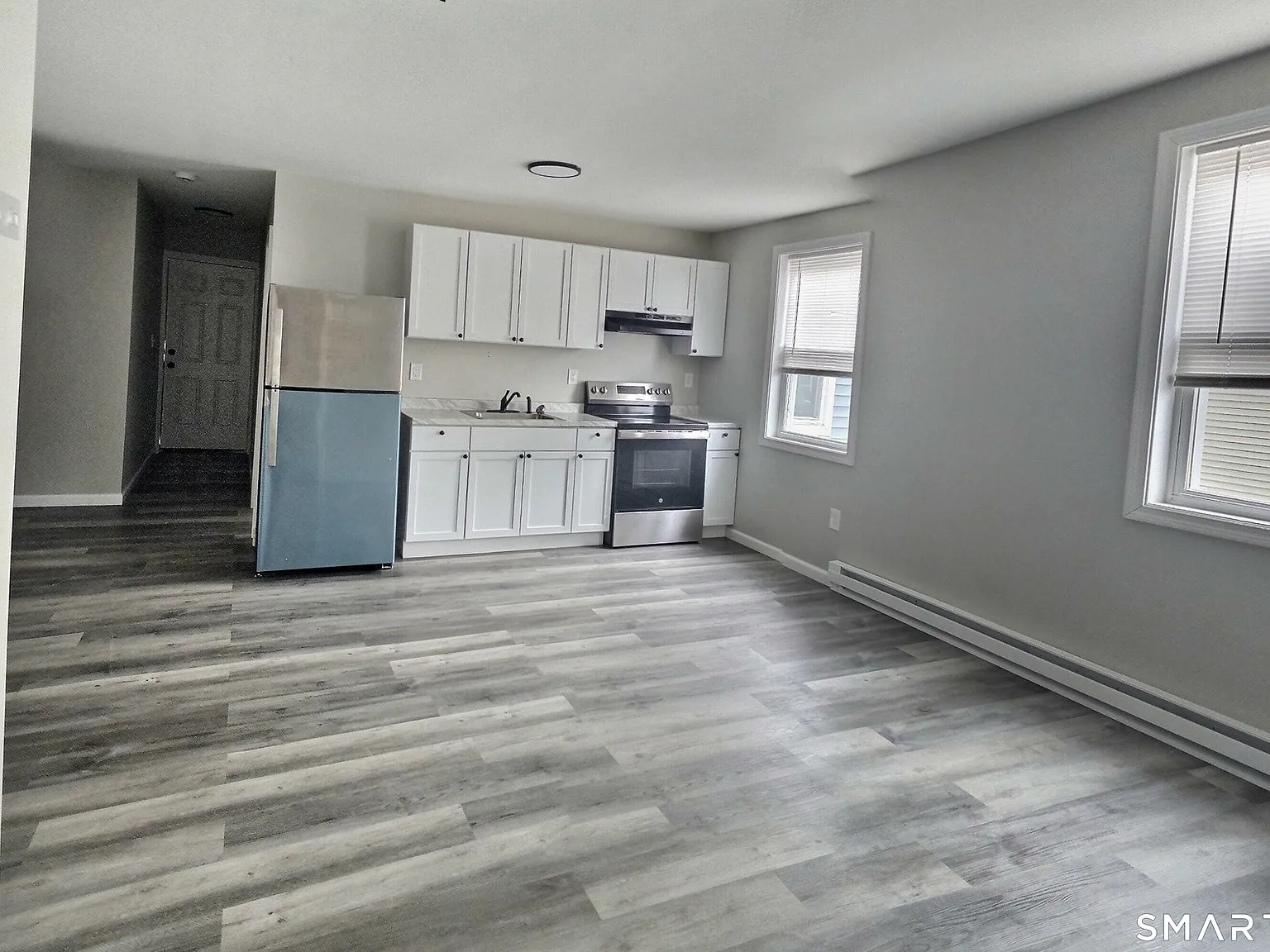 2 bed, 1.0 bath, 3672 sqft, $1,600 — Photo 2