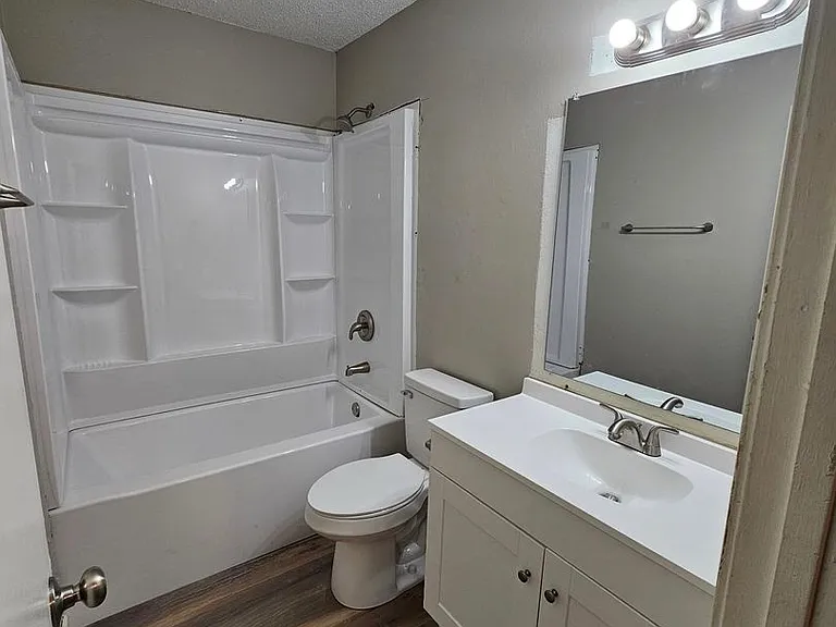 500-532 N Betty Jo Dr — Photo 6