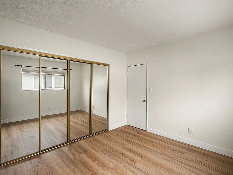 1315 Ocean Park Blvd #2 — Photo 11