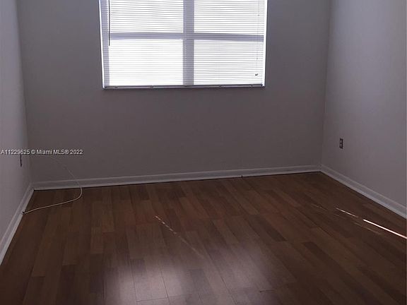 5th image of 8373 Lake Dr APT 102