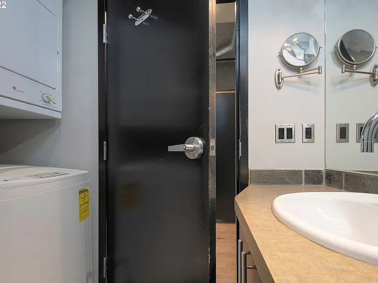 1410 SW 11th Ave #201 — Photo 16