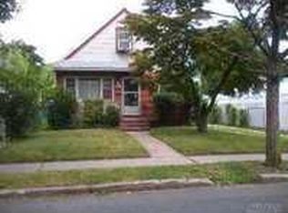40 Carroll Ave, Valley Stream, NY 11580