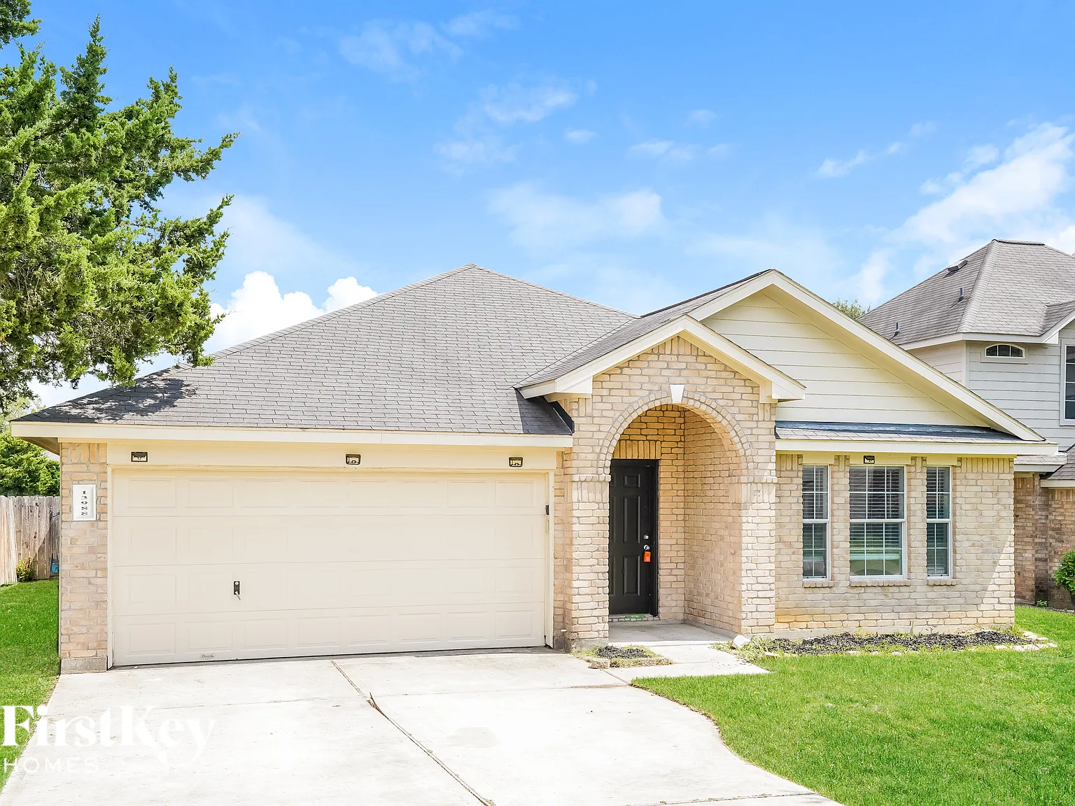 3 bed, 2.0 bath, 1576 sqft, $1,840 — Photo 2