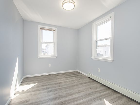 5th image of 373 N 10th St Floor 2