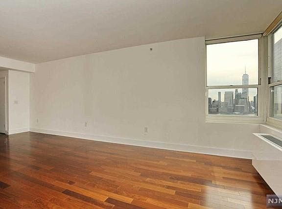 4th image of 88 Morgan St APT 3606