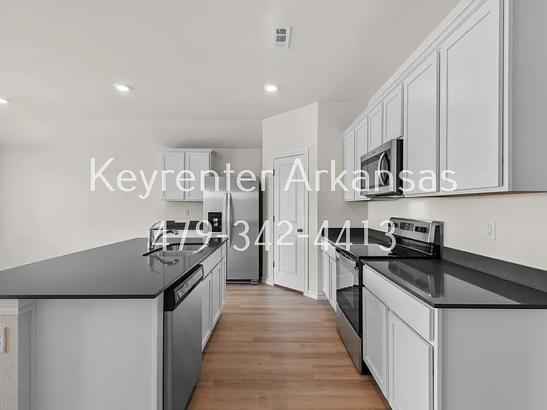 1317 Bates St — Photo 11