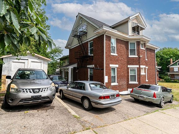 3rd image of 2558 Warsaw Ave