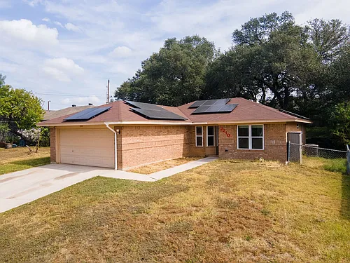 2210 Barry Dr Photo 1