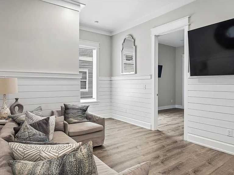 503 Albatross St — Photo 30