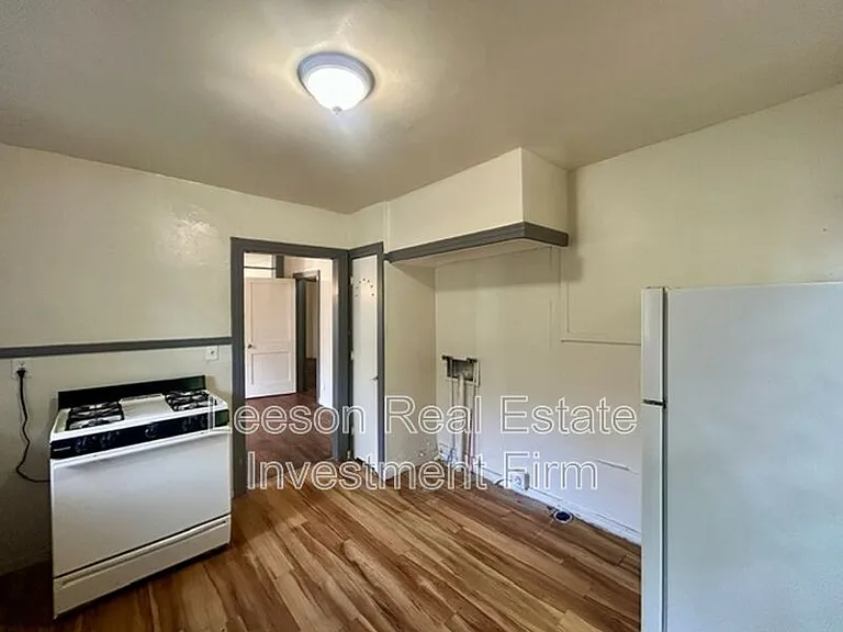 3407 Lillian St — Photo 10