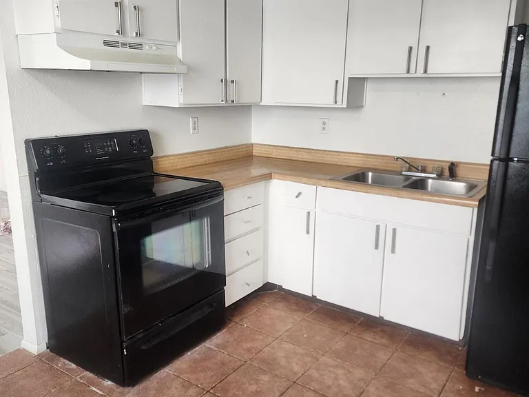9222 N 35th Ave #9 — Photo 1