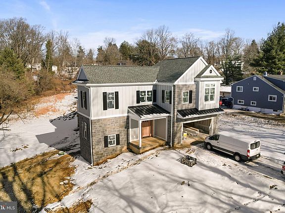 2nd image of 3609 Gradyville Rd