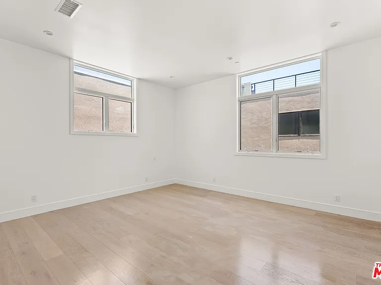 728 Indiana Ave — Photo 6