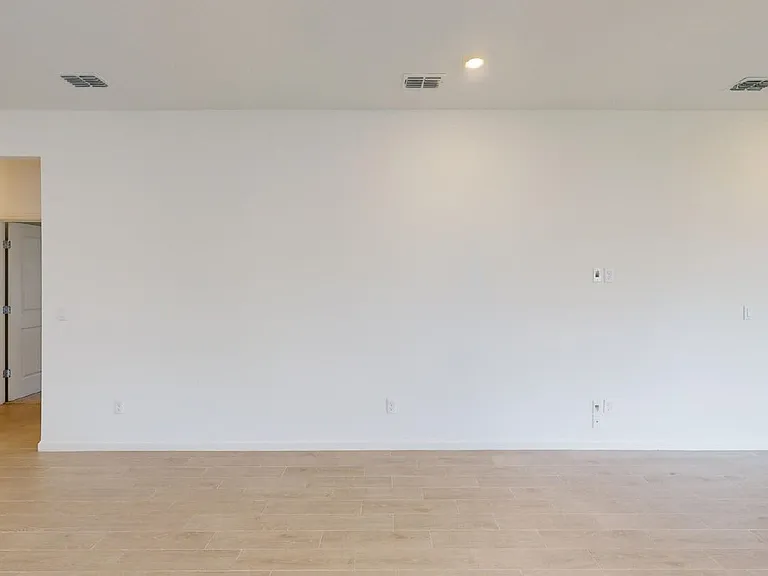 6896 Friendship Fountain Ave — Photo 6