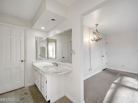 4th image of 5001 E 61st Ave