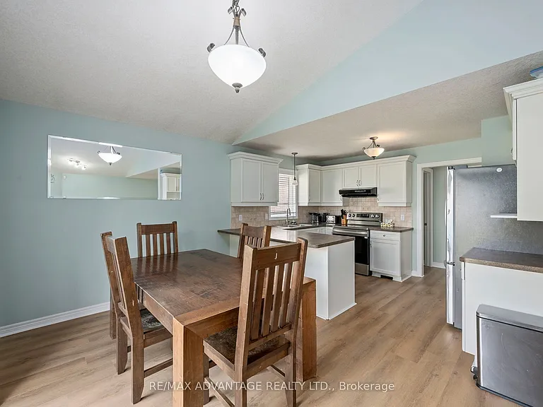 1489 Coronation Dr — Photo 11