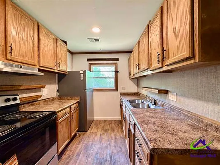 111 Marilyn Dr — Photo 8