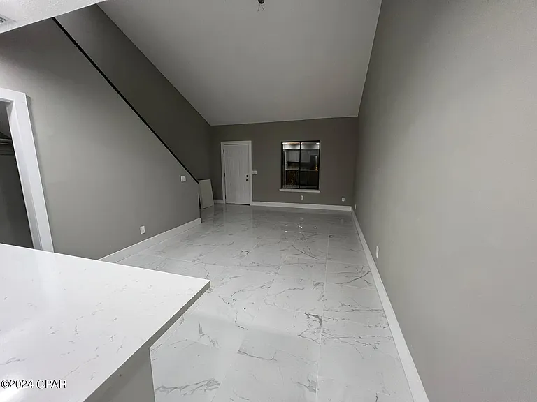 1211 Stephen Dr — Photo 9