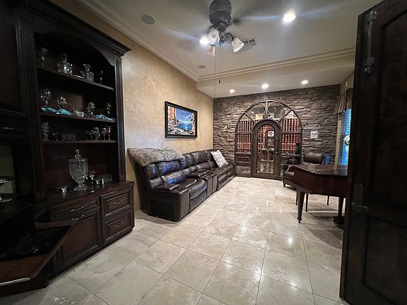 4th image of 2104 Wedgemont Pl