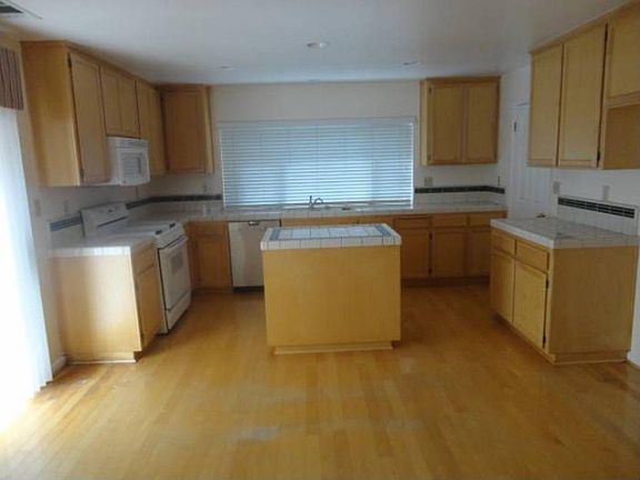 5th image of 4500 Rock Island Dr