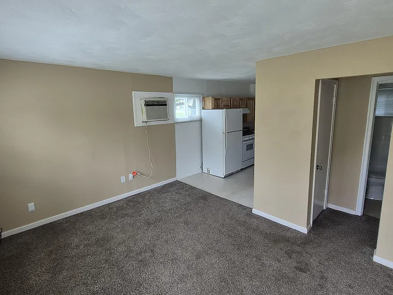 311 Avondale Rd — Photo 2