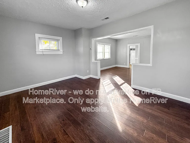 1621 E Kelly St — Photo 5