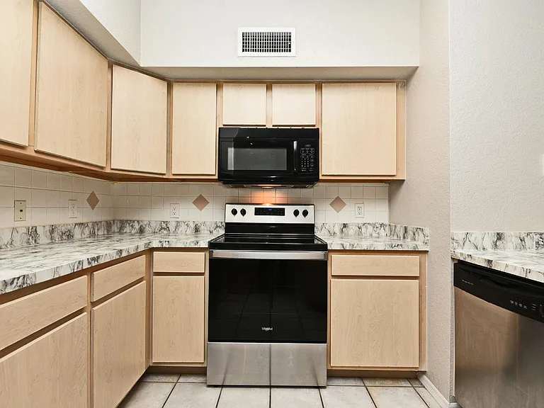 826 Camargo Way #305 — Photo 22