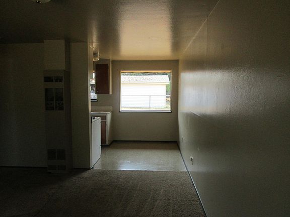 2nd image of 10912 Lakeview Ave SW APT 3