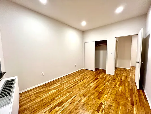 Rented by AZ REALTY NYC LLC | media 5