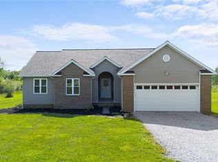 8420 Dewey Rd, Montville, OH 44064