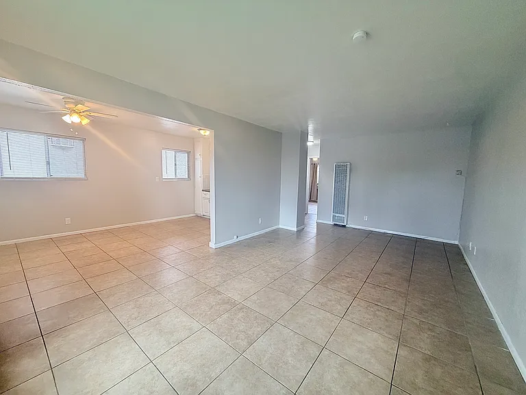 1548 N 11th Ave #D — Photo 2