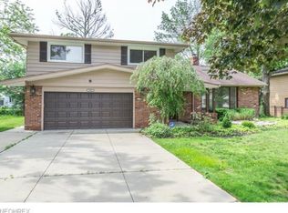 5404 Bluebell Dr, Lyndhurst, OH