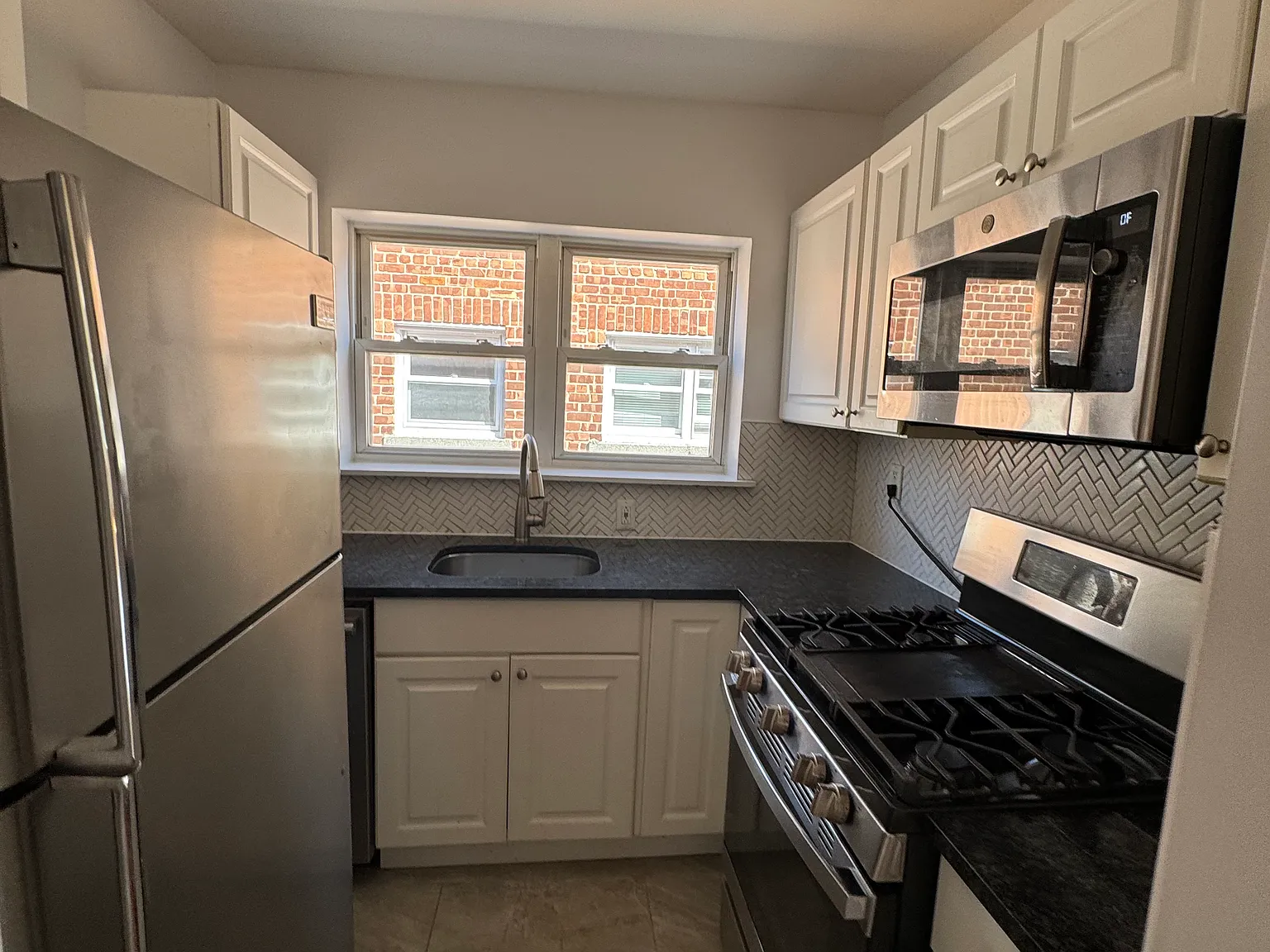 Griswold Ave, Bronx — Photo 1