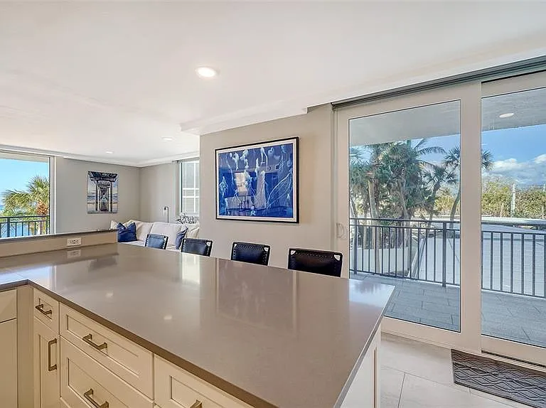4822 Ocean Blvd #2F — Photo 9