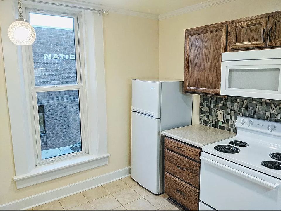 1st image of 101 N Main St