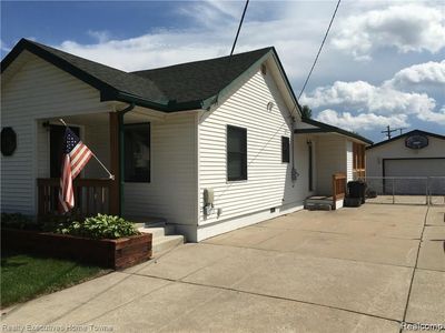 7526 Crissman St, Utica, MI, 48317