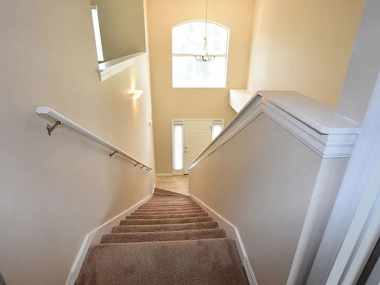 527 Bristol Cir — Photo 13