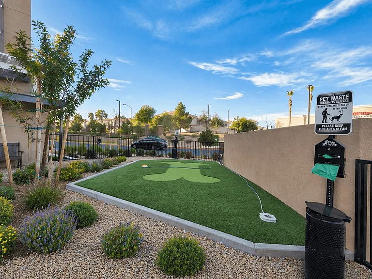Abode Red Rock — Photo 6